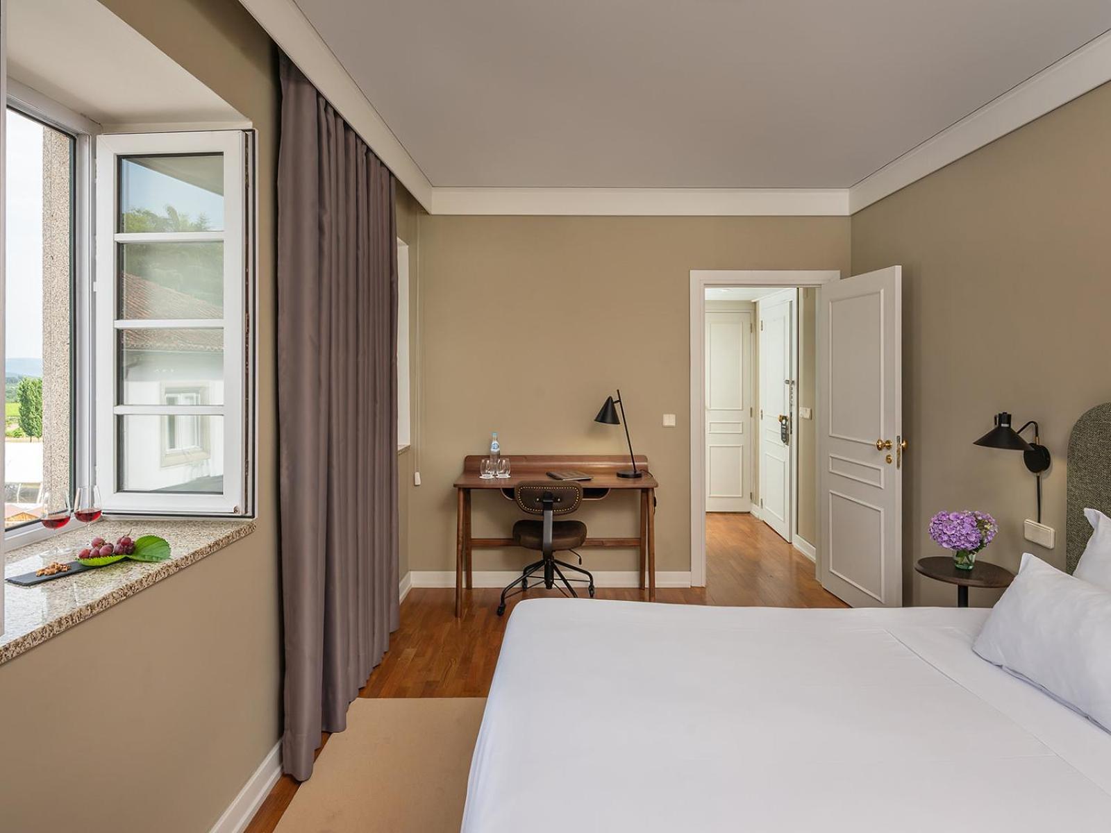 Forrester Essence Douro - By Unlock 3*